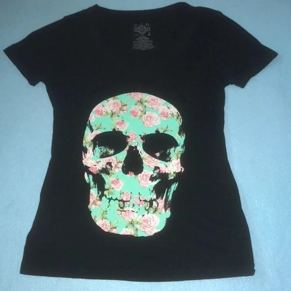 EMPYRE floral skull 1999 v- neck t-shirt short sleeve tiny flaw size M - Picture 1 of 7